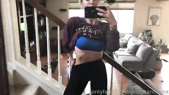 Nicole Aniston Cute kral masturbates with a vibrator