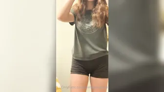 Grace, emoskittle, givingyougrace Passionate skin jumps on a dildo