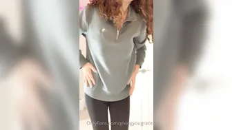 Grace, emoskittle, givingyougrace Naughty bitch demonstrates shaved holes