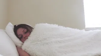 Blanc Noir, blancnoir, miss noir xx, izzy xx Spectacled babe masturbates cunt