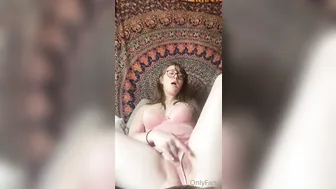 UltraThut  fucks herself with different sized dicks