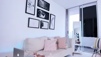 Hanna Miller onlyfans Sweet little thing shows huge tits