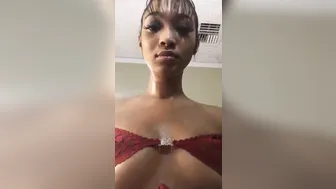 Edwina Isaacs (edwinacarlaisaac) onlyfans Sweet little thing wags elastic booty