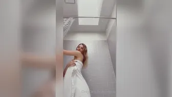 trippie bri, trippie teasing his gap with her middle finger