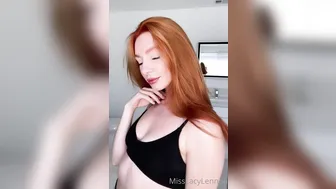 Lacy Lennon onlyfans Blonde darling seductively rubs her cunt