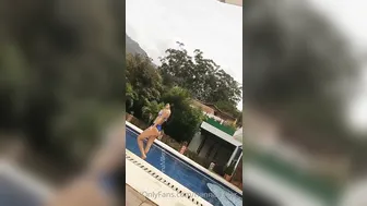 Hanna Miller onlyfans Minx in hat caresses clit