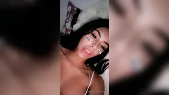 Dahyn1x aka dahyn11 onlyfans Gorgeous teen showing off natural boobs