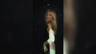 sarahardel onlyfans playing with a vibrator