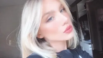 sarahardel onlyfans Fascinating passion masturbates shaved pussy