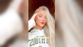 sarahardel onlyfans shows chest