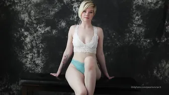 Pearl Sinclair onlyfans Sexy babes and masturbating pussy