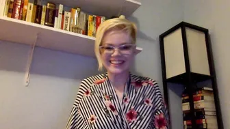 Pearl Sinclair onlyfans Cute cutie caresses shaved pussy