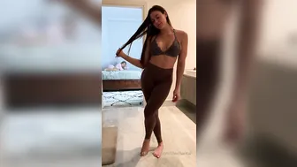 TheChantal onlyfans Ardent babe shows her boobs