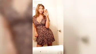 Emira Kowalska (Emira Foods) onlyfans Girl in stockings shows juicy ass