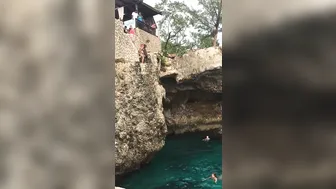 Anna Bell Peaks (AnnaBellPeaks) onlyfans Slender babe masturbates pussy