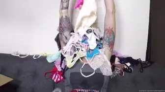 Anna Bell Peaks (AnnaBellPeaks) onlyfans sweet fingering in the bathroom