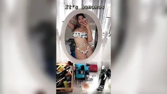 Emira Kowalska (Emira Foods) onlyfans Pretty woman sitting in a chair