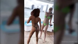 Its_Kaai Gorgeous prostitute caresses shaved cunt