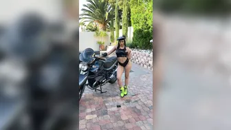 LUNA STAR onlyfans Busty hottie fucks handjob cunt