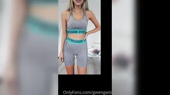 Gwen Gwiz onlyfans Hot babe fucks both holes