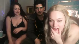 theyroyalhighnesses chaturbate Petite with a giant toy in wet pink hole