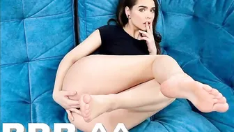 girl_of_yourdreams chaturbate Young female fucks wet pink hole dildo