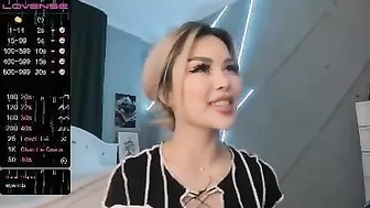 bae_suz chaturbate stretching wet pink hole and ass for you