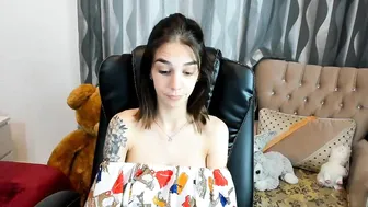 Hotfallingdevil chaturbate Mare in stockings mandrazz wet pink hole