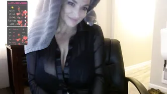 Drippingwetgoddess chaturbate Cute girl masturbates cunt at the wheel