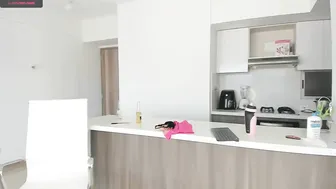 swt_molly chaturbate Pleasure with a very sexy milf