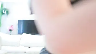 bunibun Lustful slut fucks her pussy with a phallus