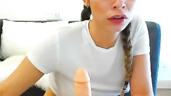 fresagirl Baby brings herself to orgasm