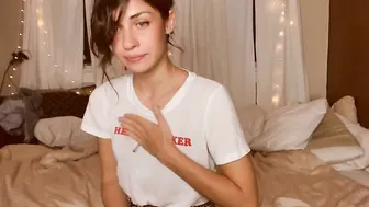 thebasement Fucks herself in the pussy with a toy
