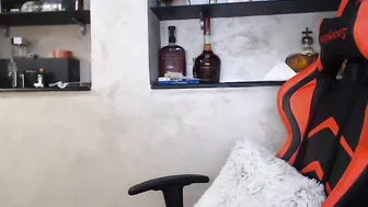 fallingdevil Spicy bitch exposes her charms