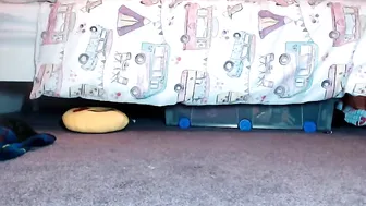 fullacum123 Petite slut masturbates with her fingers