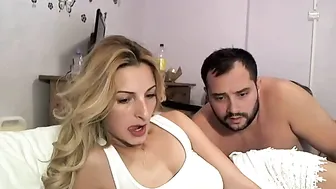 miishaahme Naughty bitch pulls shaggy pussy