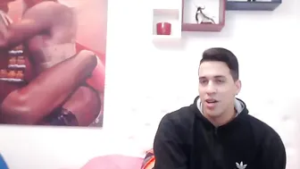 joker_quinn Busty blonde gently masturbates cunt