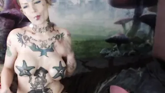 kandykitten23 Shlendra with big tits gets naked in private