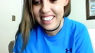 southernmelxx Juicy chick fucks herself in cunt
