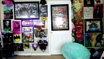 goldengoddessxxx Crazy puppet shows off shaved cunt