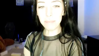 harloweblue dancing naked and pulling pussy