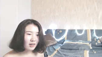 kikicola chaturbate Insatiable girl fucks toys in chat