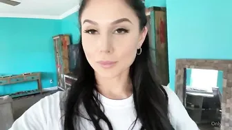 Arianamarie onlyfans Shrew babe kurolesit in the office