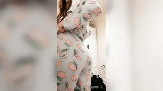 queenb_ onlyfans Slutty having fun with sex toy