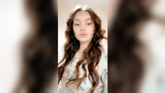 queenb_ onlyfans passionate chick shines wet pink hole