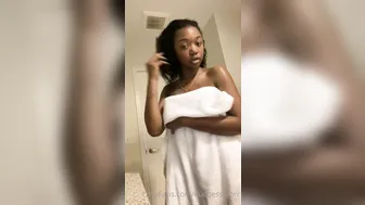 baddgyaldutch onlyfans Big boobed babe fucks her cap