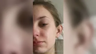 asoupcans onlyfans Zierliche Schlampe streichelt ihre nasse Muschi