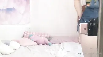 ickypeach onlyfans Beauty fucks herself in front of the webcam