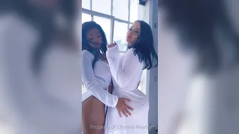 chynnamayberry1 onlyfans Sweet lady takes off her dress