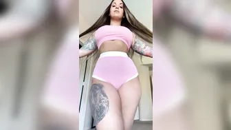 Giuliana aka giulianacabrazia onlyfans Gorgeous queen caresses wet pink hole